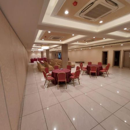 Acco Grand Hotel Лакхнау Екстер'єр фото