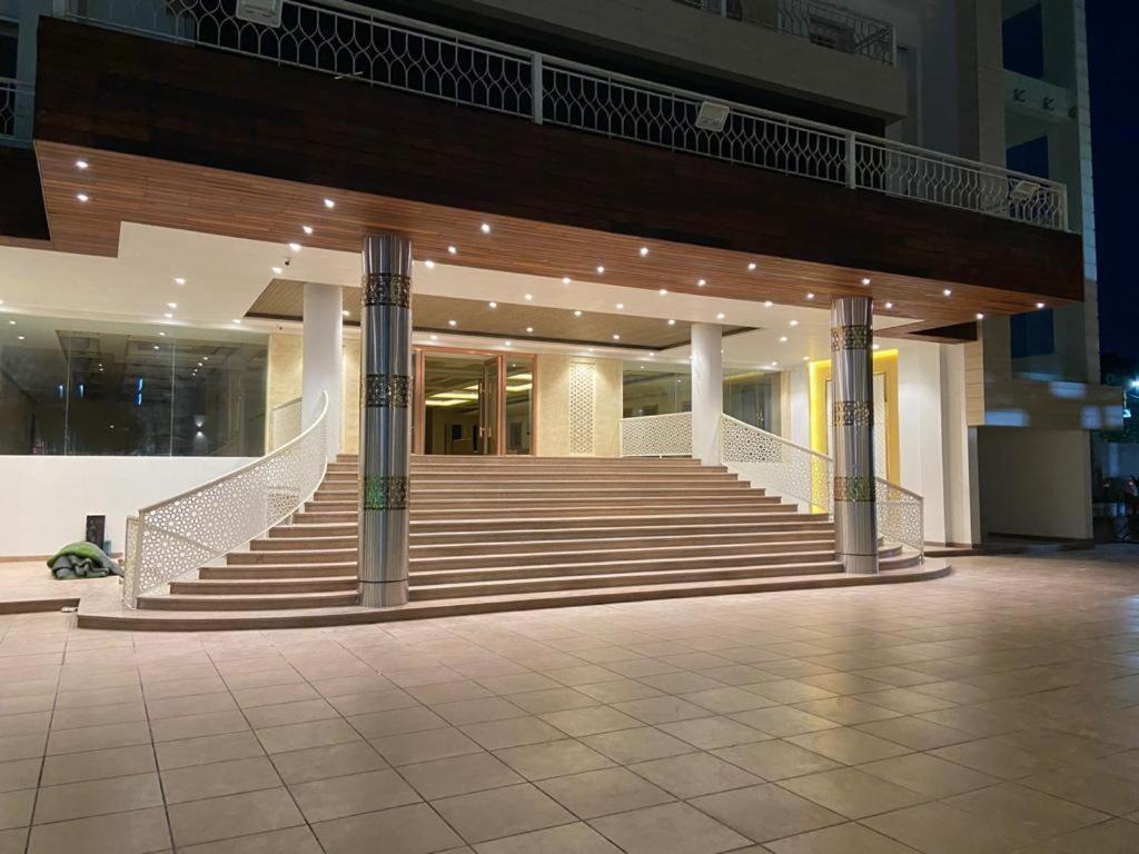 Acco Grand Hotel Лакхнау Екстер'єр фото