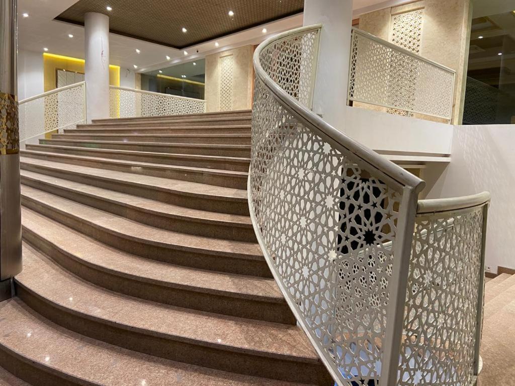 Acco Grand Hotel Лакхнау Екстер'єр фото