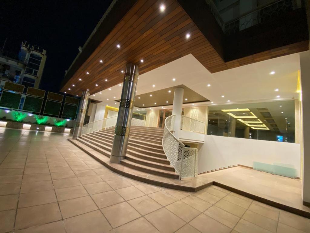 Acco Grand Hotel Лакхнау Екстер'єр фото