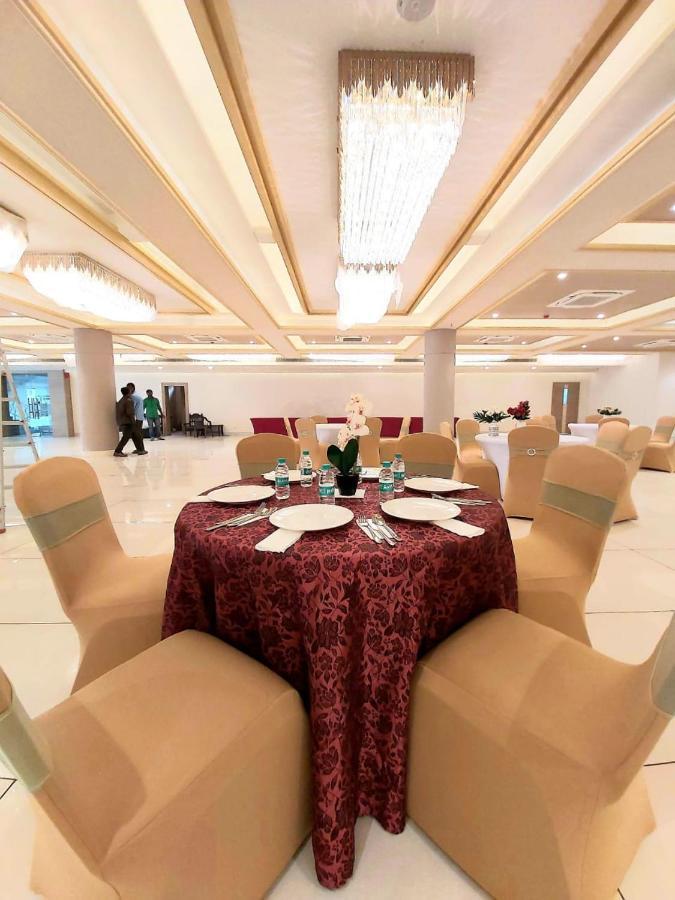 Acco Grand Hotel Лакхнау Екстер'єр фото